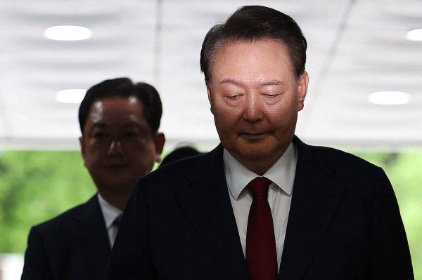 全电配资 尹锡悦在押期间户外锻炼受限？韩法务部：每天1小时，需单独活动