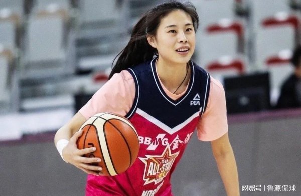 银泰融通 女篮新帅王思雨：她到底凭什么赢得大家心？