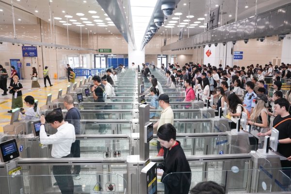 大彩配资 横琴口岸将迎出入境客流高峰